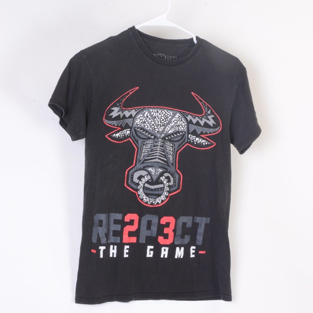 2 MONKEYS Respect the Game Michael Jordan Chicago Bulls tee in EUC!
